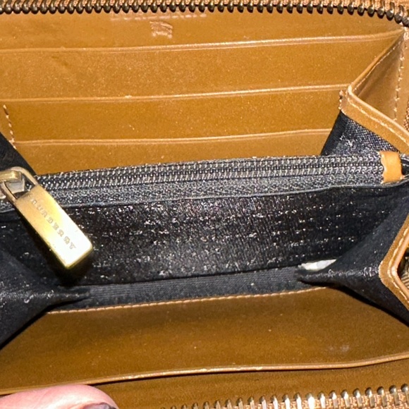 Burberry Wallet - Picture 4 of 7